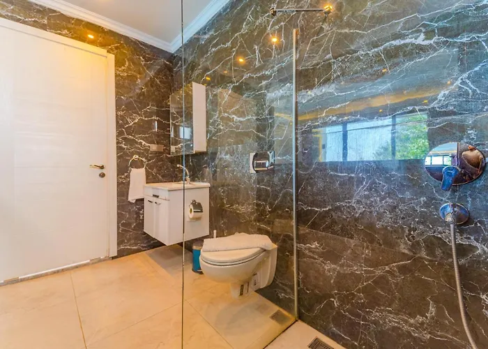 1 Bedroom With Private Pool *