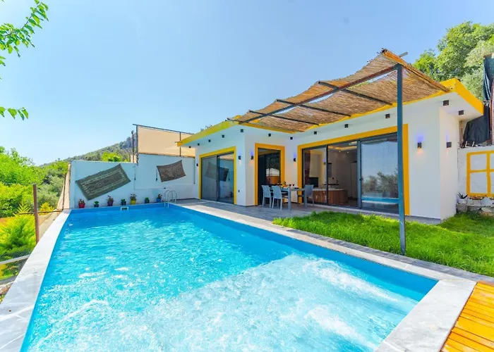 1 Bedroom With Private Pool *