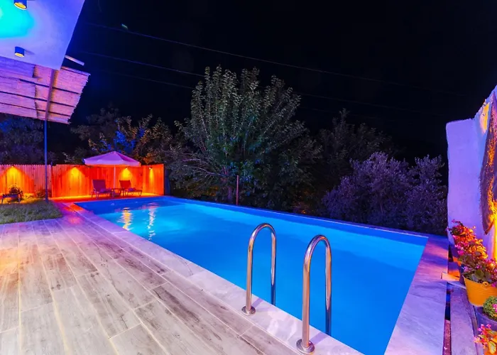 1 Bedroom With Private Pool Villa *